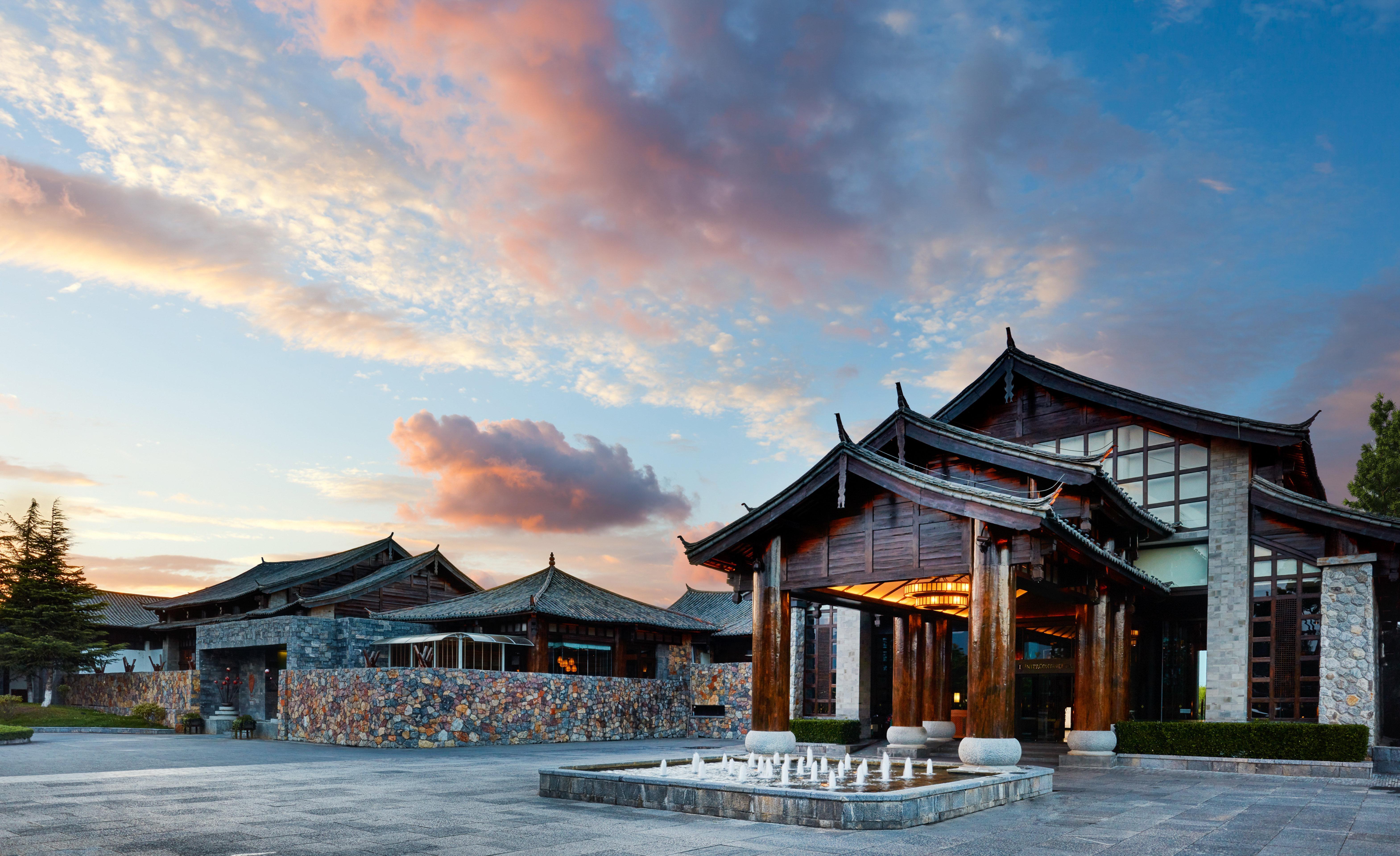 InterContinental Lijiang Ancient Town Resort, an IHG Hotel Buitenkant foto