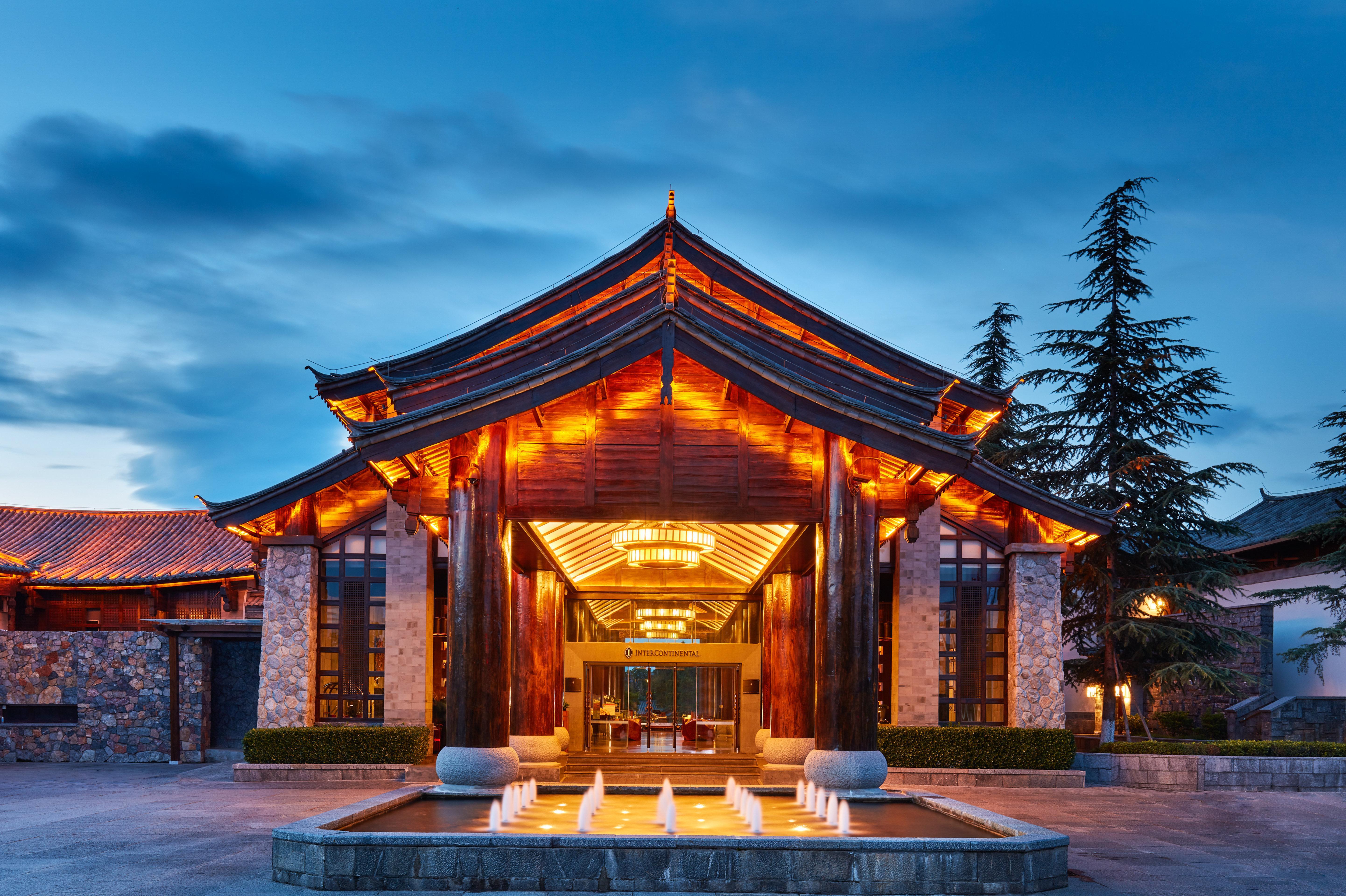 InterContinental Lijiang Ancient Town Resort, an IHG Hotel Buitenkant foto