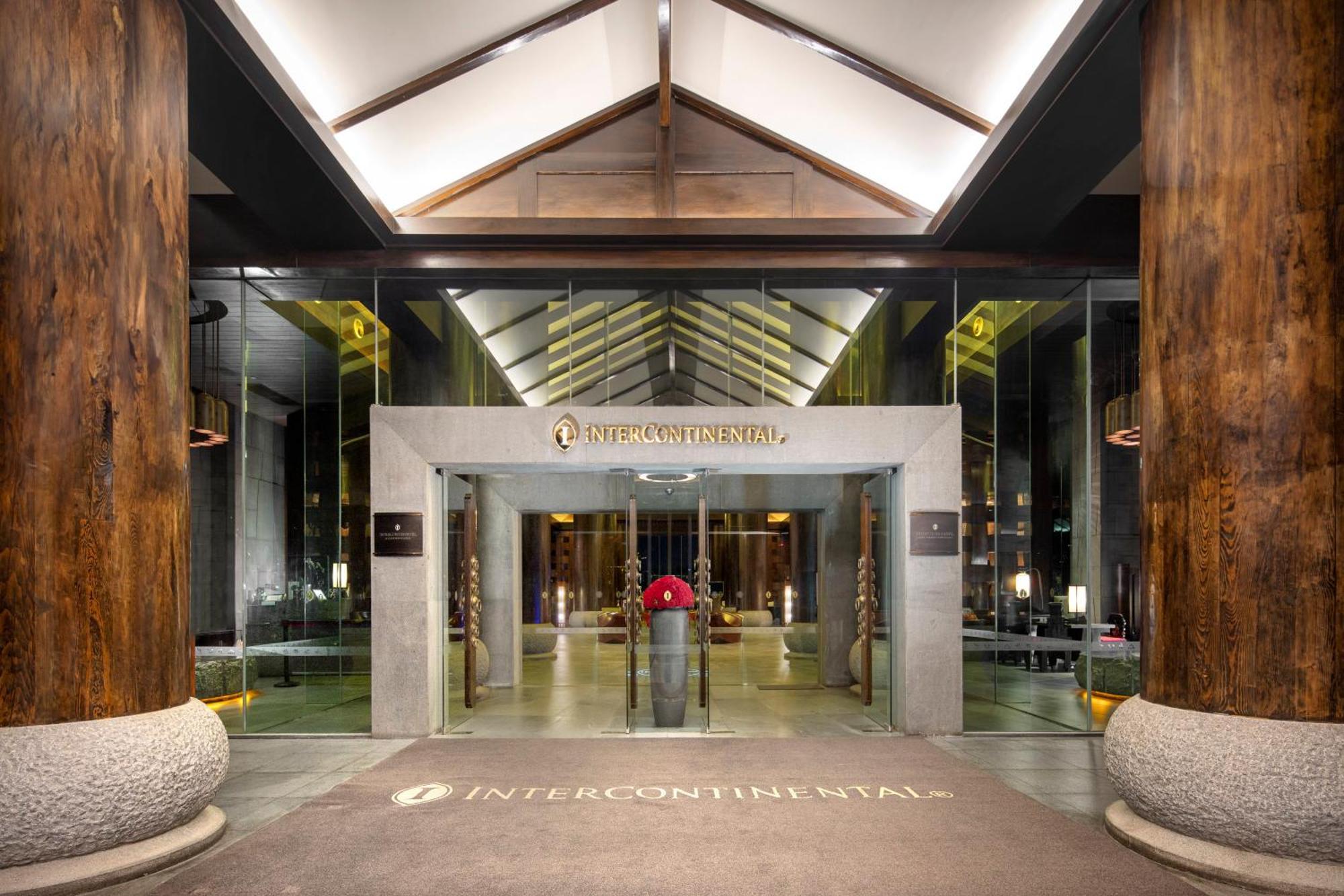 InterContinental Lijiang Ancient Town Resort, an IHG Hotel Buitenkant foto