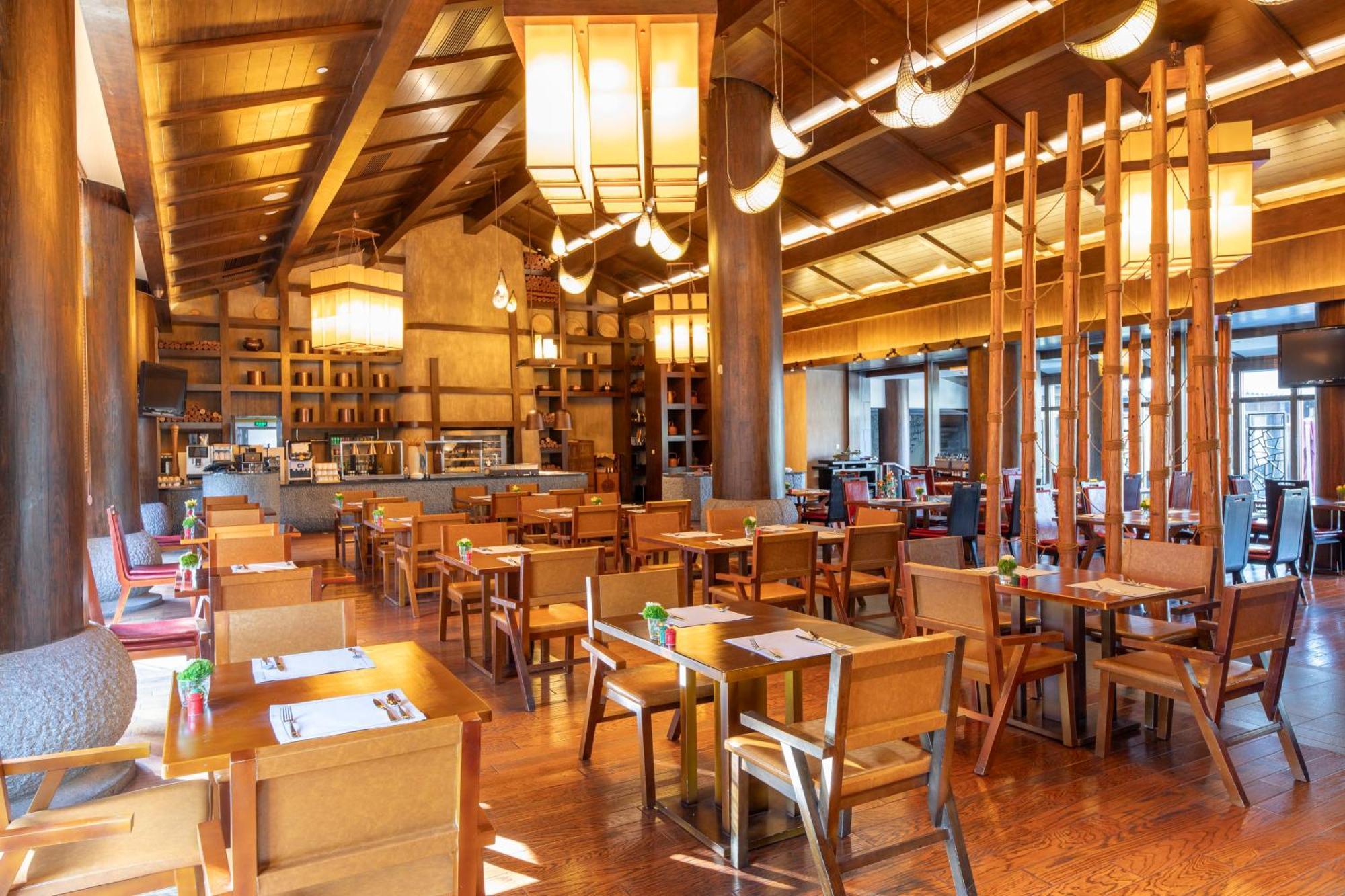 InterContinental Lijiang Ancient Town Resort, an IHG Hotel Buitenkant foto